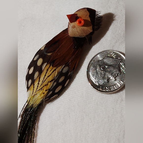 Vintage hand crafted feather bird brooch - Picture 7 of 8